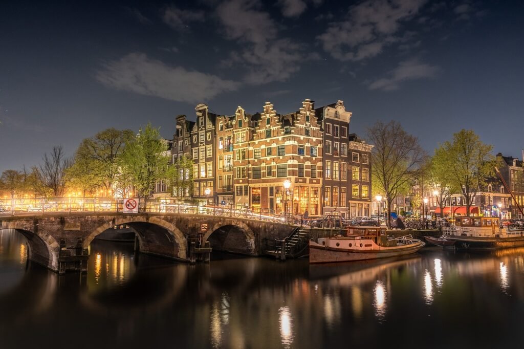 Experience: Amsterdam for Tourists